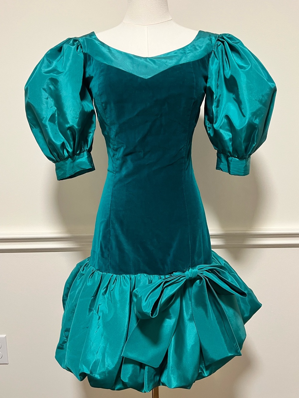 Vintage 80s Teal Velvet Taffeta Puff Sleeve Bubble Hem Bow Prom Party Dress
